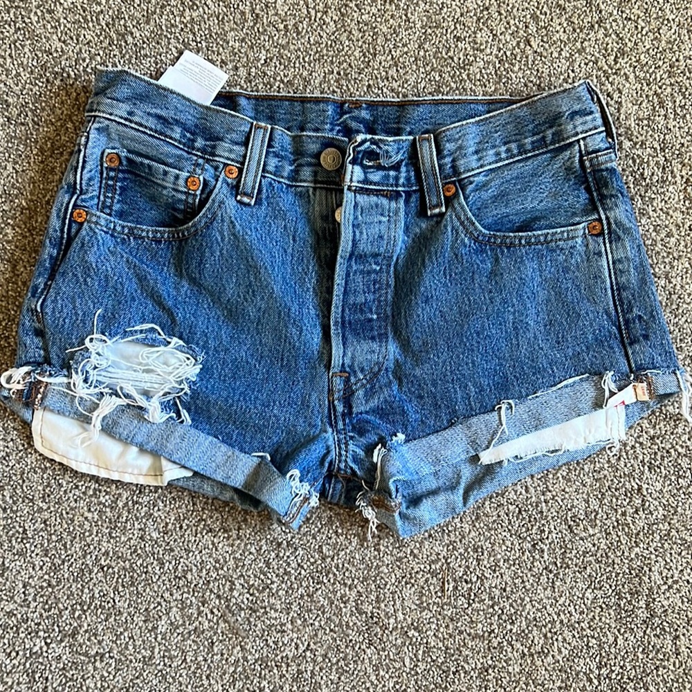 Levi Cutoff Shorts